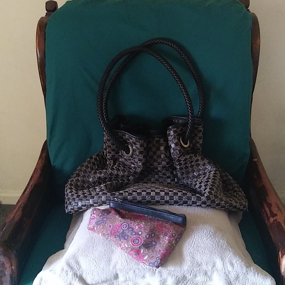 Black and Tan Purse - Picture 8 of 8